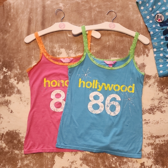 Pink VS Hard To Find Adorable Sets. Sizes: Multiple - Picture 3 of 7